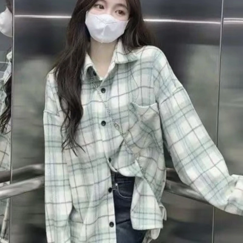 New Vintage Women Oversized Long Sleeve Plaid Shirt Blouse Tops Autumn Winter Button Down Loose Lapel Pocket Shirt Korean Style
New Vintage Women Oversized Long Sleeve Plaid Shirt Blouse Tops Autumn Winter Button Down Loose Lapel Pocket Shirt Korean Style