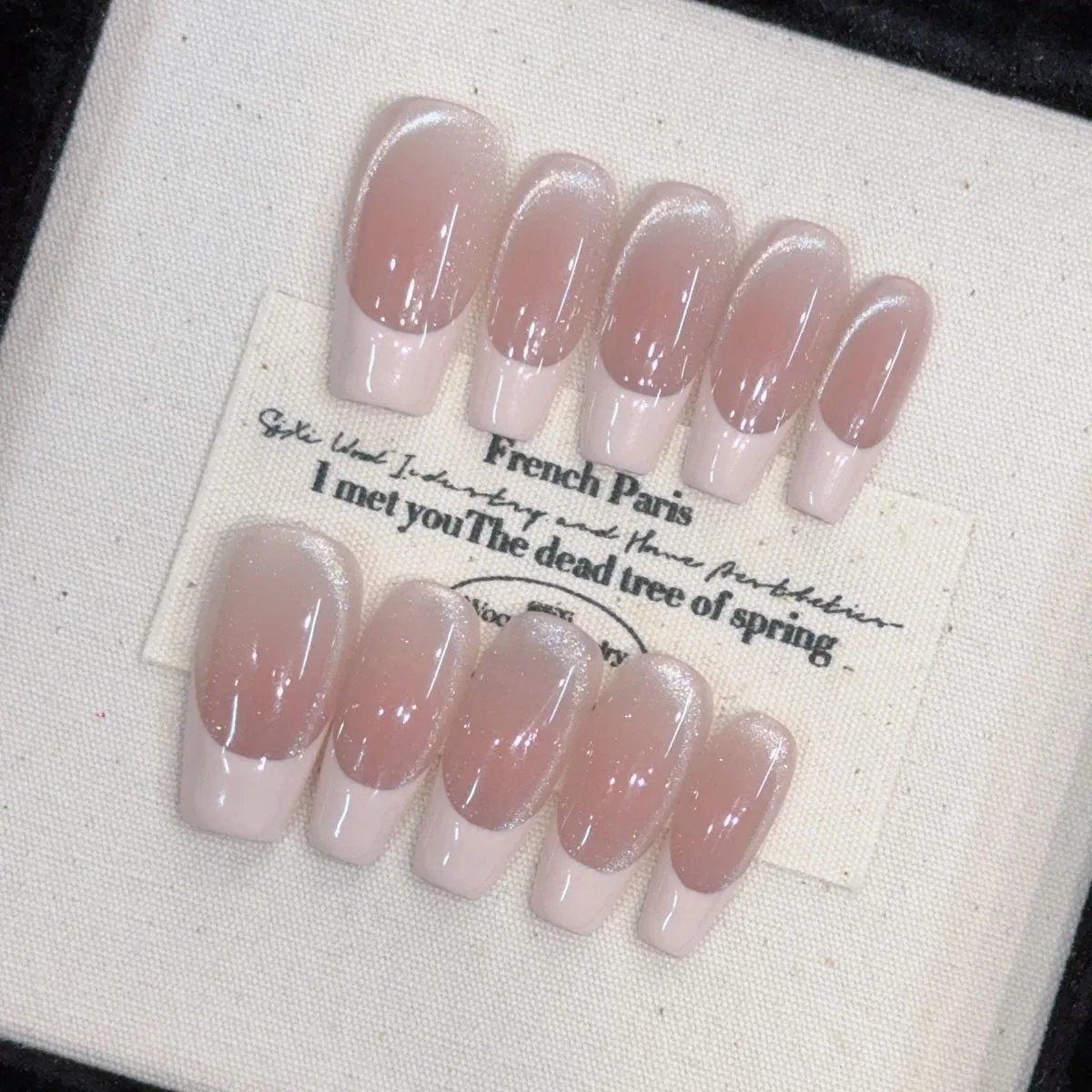 10pcs Handmade Press on Nails Medium-Length Ladder Pink Edge French Cat Eye Flash Full Coverage Nail Pieces for Women&Girl
10pcs Handmade Press on Nails Medium-Length Ladder Pink Edge French Cat Eye Flash Full Coverage Nail Pieces for Women&Girl