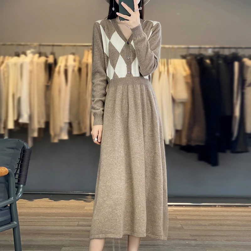Dress New V-neck Panel Wool Dress 100% Merino Wool Autumn/Winter Knitted Dress for Women
Dress New V-neck Panel Wool Dress 100% Merino Wool Autumn/Winter Knitted Dress for Women