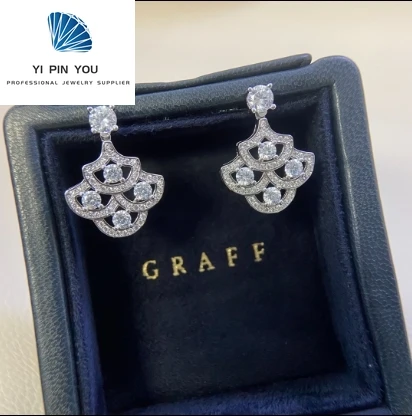 High Quality High-end S925 Noble and Elegant Dazzling Zircon Earrings - Commemorative Gift
High Quality High-end S925 Noble and Elegant Dazzling Zircon Earrings - Commemorative Gift