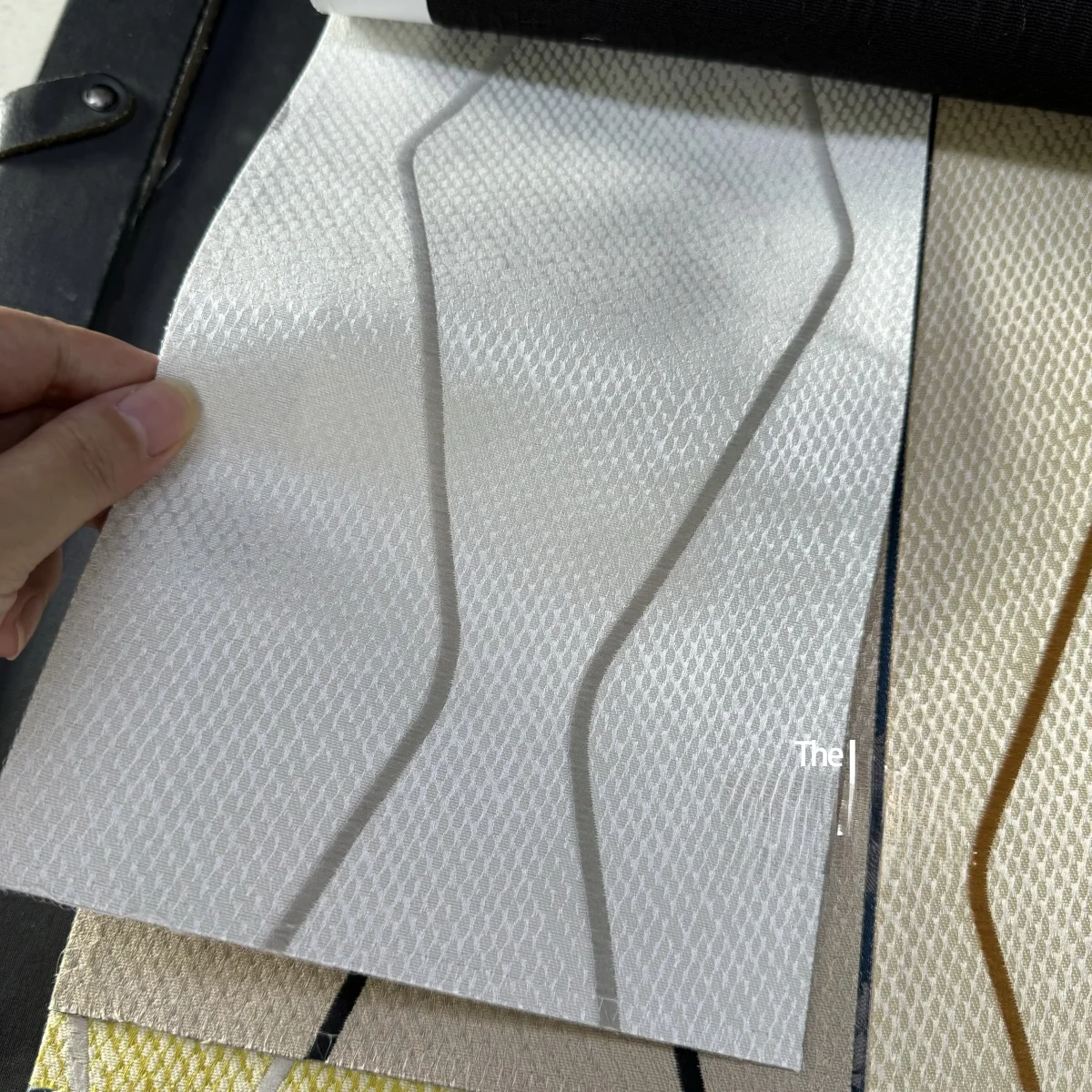 Geometric Stripe Cloud Pattern Curtain Pillow Sofa Fabric High-End Cusized Home Decor Full Polyester Satin Fabric
Geometric Stripe Cloud Pattern Curtain Pillow Sofa Fabric High-End Cusized Home Decor Full Polyester Satin Fabric