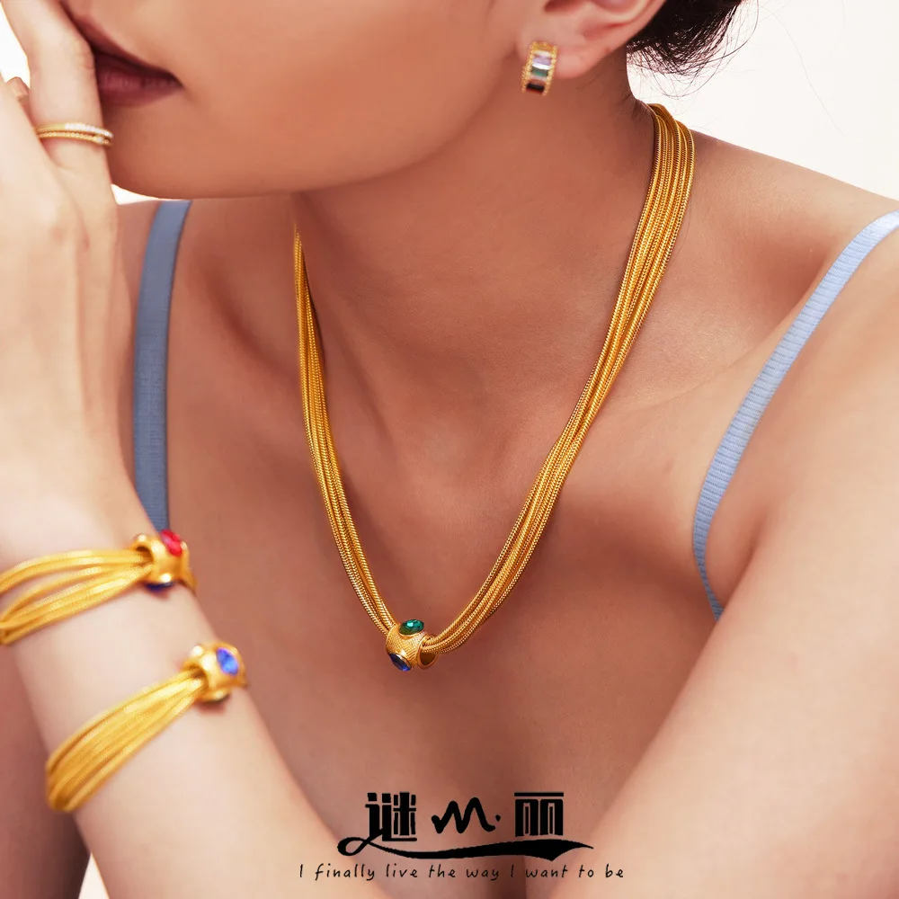 Простая золотая многослойная цепочка, инкрустированная стразами, ожерелье, браслет, титановая сталь, позолоченный легкий роскошный модный костюм 
Простая золотая многослойная цепочка, инкрустированная стразами, ожерелье, браслет, титановая сталь, позолоченный легкий роскошный модный костюм