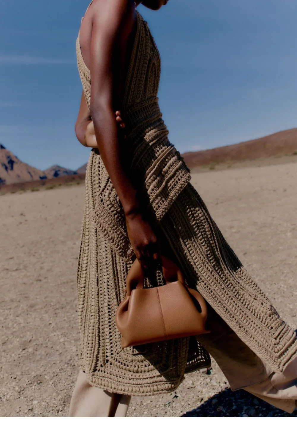 Сумка New Cloud 2022, натуральная кожа, легкая роскошная сумка для пельменей, высококачественная сумка в европейском и ретро стиле, женская сумка через плечо
Сумка New Cloud 2022, натуральная кожа, легкая роскошная сумка для пельменей, высококачественная сумка в европейском и ретро стиле, женская сумка через плечо