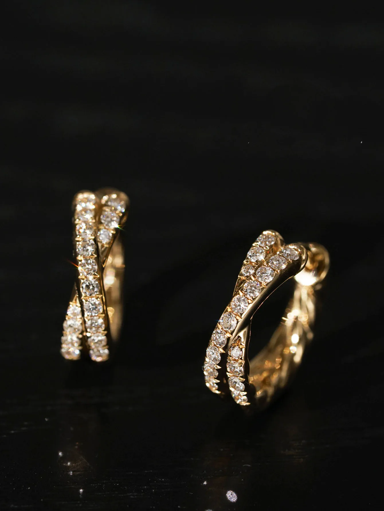 S925 Silver Cross Double Row Zircon Solid Earrings For Women, Exquisite Temperament, Elegant High-End Jewelry Accessories
S925 Silver Cross Double Row Zircon Solid Earrings For Women, Exquisite Temperament, Elegant High-End Jewelry Accessories
