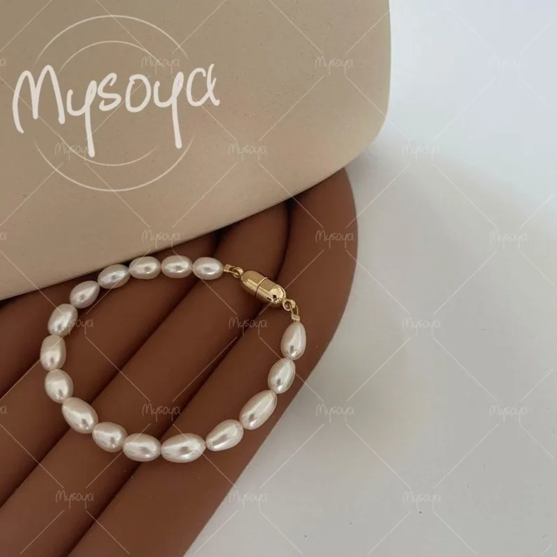 MYSOYA 6-7mm White Rice-shaped Freshwater Pearl Bracelet, with Gift Box, for Him/ Her, for Birthday/ Wedding Gifts A0226
MYSOYA 6-7mm White Rice-shaped Freshwater Pearl Bracelet, with Gift Box, for Him/ Her, for Birthday/ Wedding Gifts A0226
