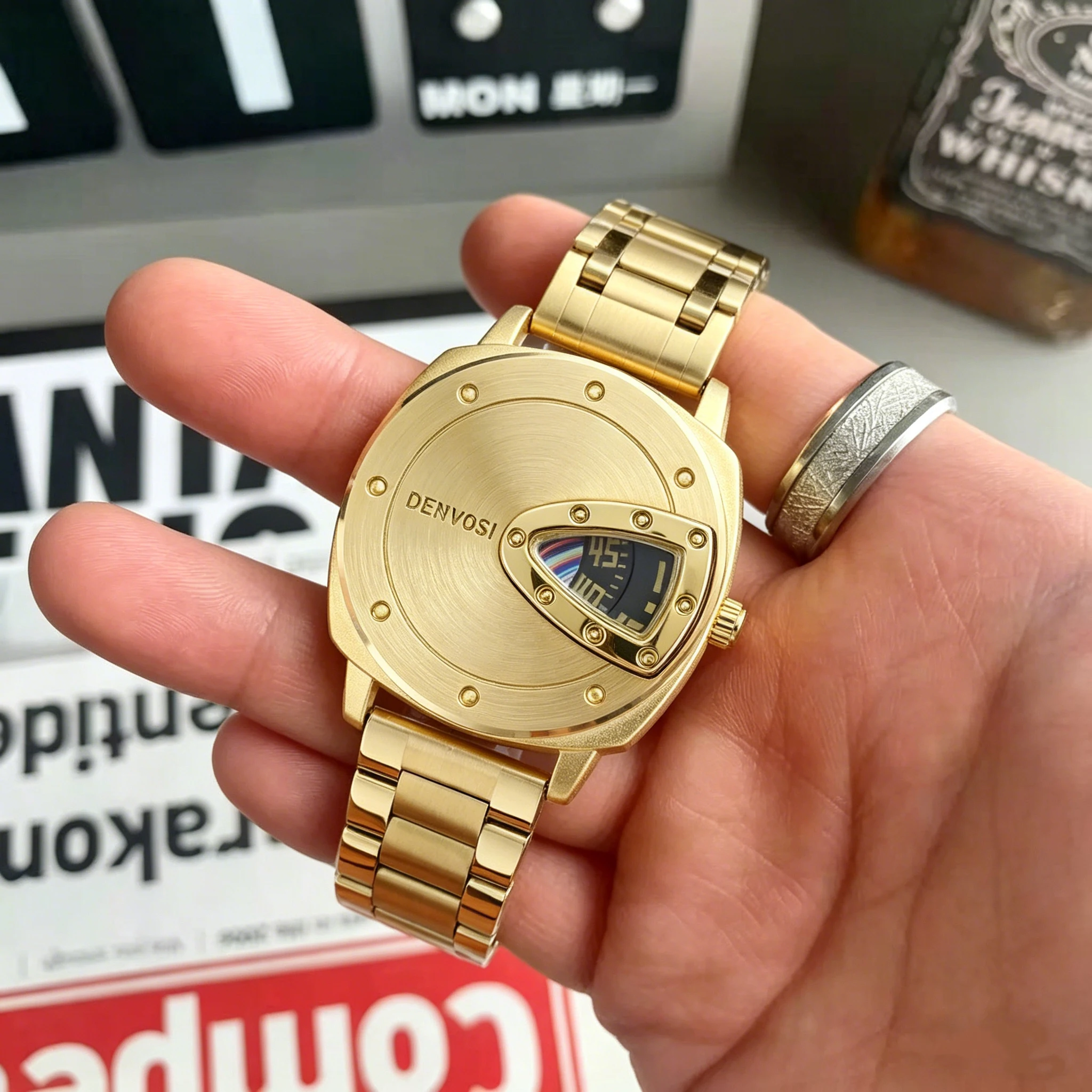 DENVOSI creative men's watch, cool triangular display dial, stylish and unique quartz watch, suitable for daily wear and gifts
DENVOSI creative men's watch, cool triangular display dial, stylish and unique quartz watch, suitable for daily wear and gifts