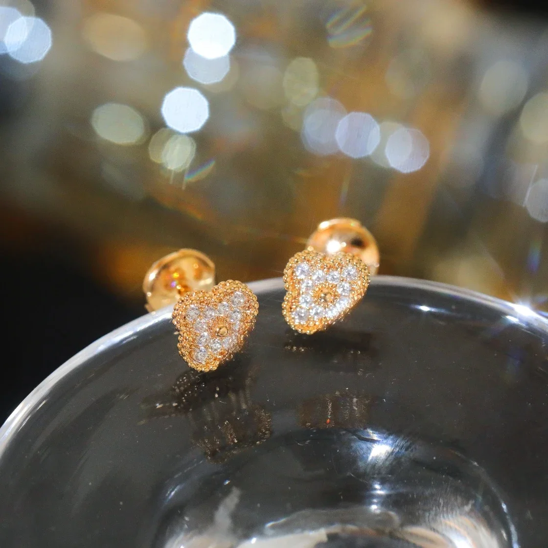 "Youthful Glamour at a Glance: 2024 S925 Clover Earrings, High-End Feel, Affordable & Free Ship"
"Youthful Glamour at a Glance: 2024 S925 Clover Earrings, High-End Feel, Affordable & Free Ship"