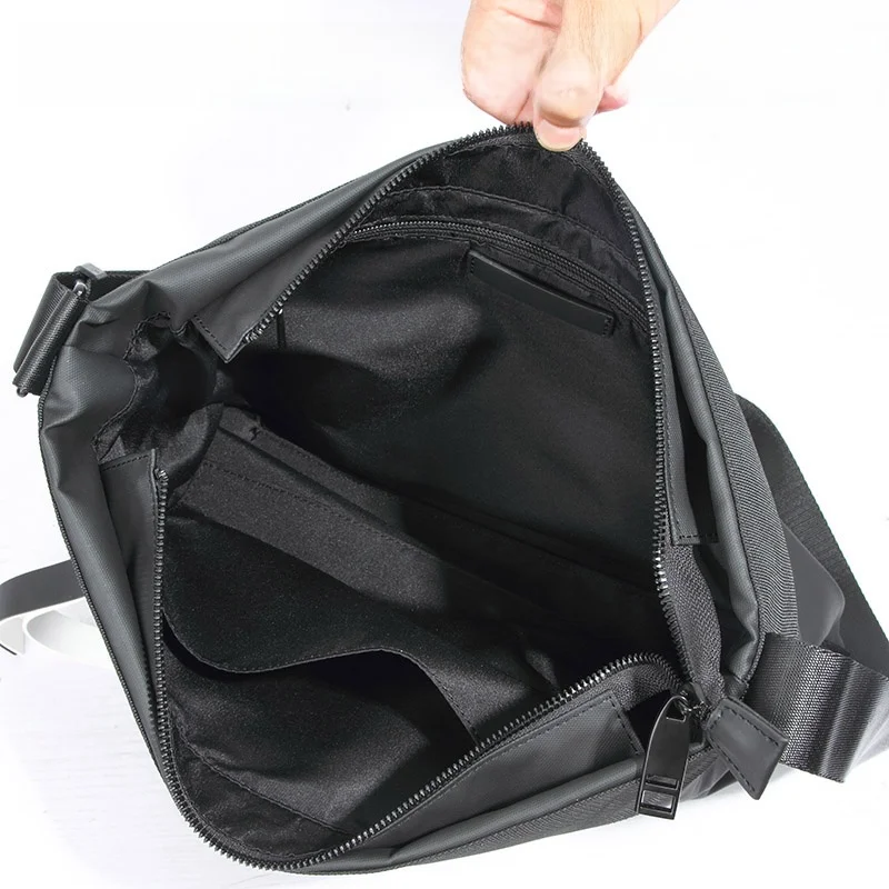 Street Sle Men's Nylon oulder Bag Large Capaci Crossbody Bag Waterproof Casual Trendy Men's Bag with Zipper Closure
Street Sle Men's Nylon oulder Bag Large Capaci Crossbody Bag Waterproof Casual Trendy Men's Bag with Zipper Closure