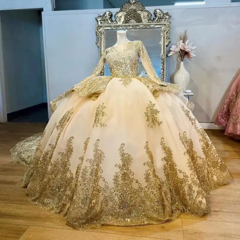 Customized Champagne Quinceanera Dress Gold Applique Beaded Long Sleeved Ruffles Ball Gown Tull Sweet 16 Vestidos De 15 Años
Customized Champagne Quinceanera Dress Gold Applique Beaded Long Sleeved Ruffles Ball Gown Tull Sweet 16 Vestidos De 15 Años