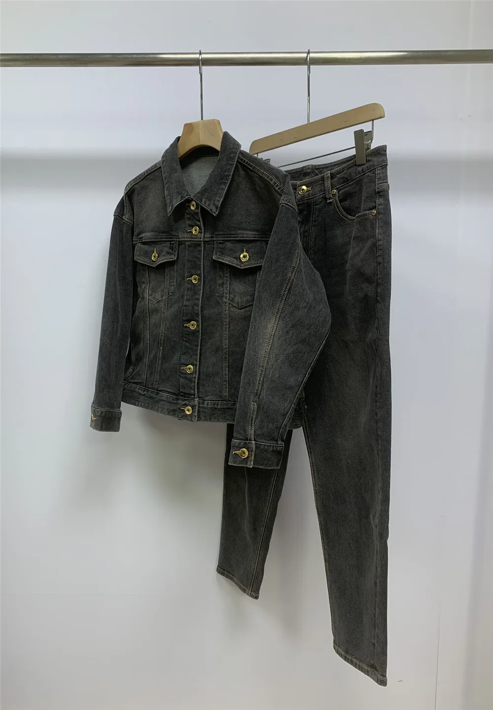 B*C Women's Denim Two-Piece Suits Cotton Vintage Denim Jacket Coat + Female High Waist Jeans Trousers Sets
B*C Women's Denim Two-Piece Suits Cotton Vintage Denim Jacket Coat + Female High Waist Jeans Trousers Sets