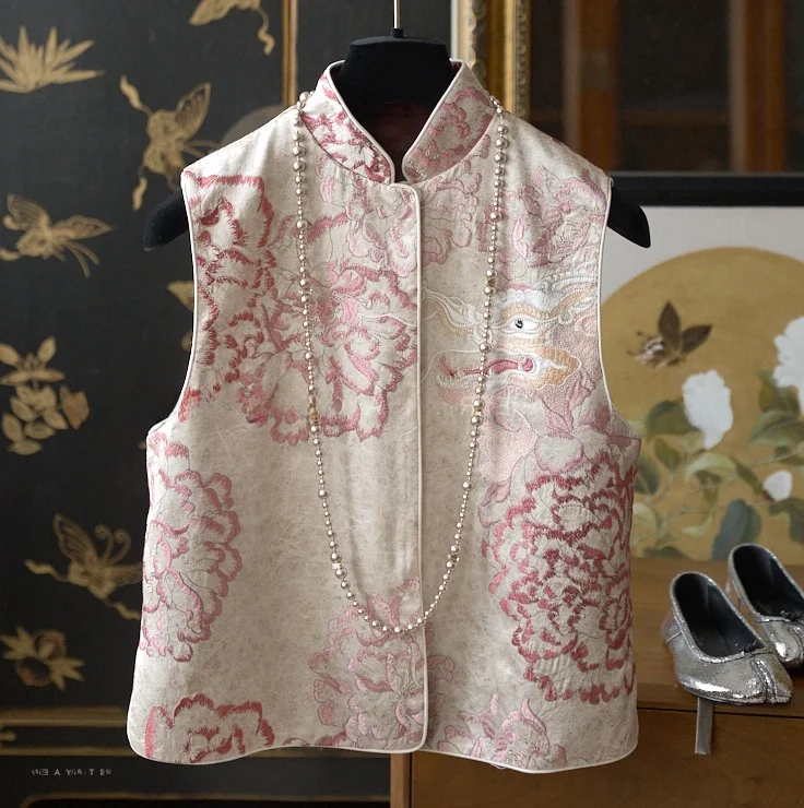 New Style Women's Traditional Chinese Style Embroidered Peony Dragon Acetate Vest Top Neckline Streetwear Summer Polyester
New Style Women's Traditional Chinese Style Embroidered Peony Dragon Acetate Vest Top Neckline Streetwear Summer Polyester