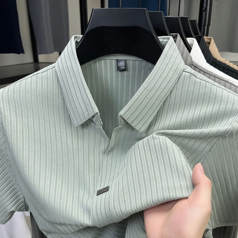 2025 Ice Silk New Seamless POLO Shirt for Summer Men's Business Casual V-neck Short-sleeved T-shirt Polo Clothes
2025 Ice Silk New Seamless POLO Shirt for Summer Men's Business Casual V-neck Short-sleeved T-shirt Polo Clothes