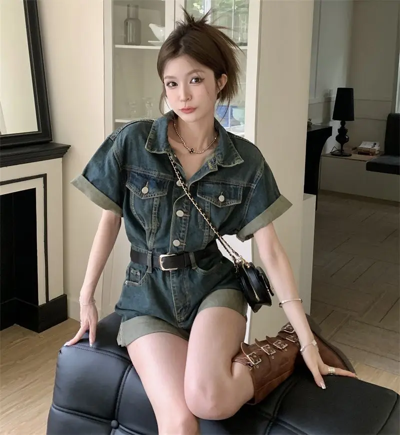 Street Fashion Button Pocket Vest High Waist Wide Leg Shorts Denim Suit Belt Women's Jumpsuit 2025 Summer New
Street Fashion Button Pocket Vest High Waist Wide Leg Shorts Denim Suit Belt Women's Jumpsuit 2025 Summer New