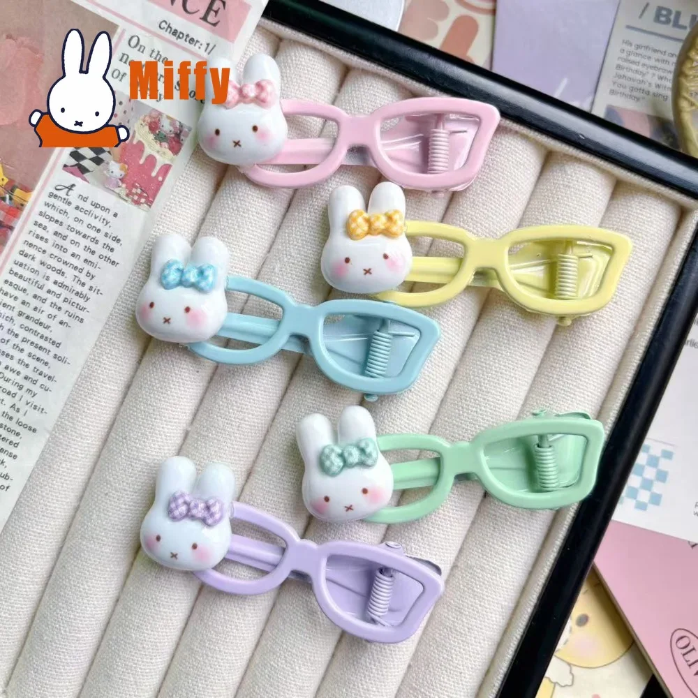 Kawaii Miffy Glasses Shape Hair Clip Cute Rabbit Cartoon Eyewear Accessory Pastel Color Spring Style Adorable Hairpin Girl Gift
Kawaii Miffy Glasses Shape Hair Clip Cute Rabbit Cartoon Eyewear Accessory Pastel Color Spring Style Adorable Hairpin Girl Gift