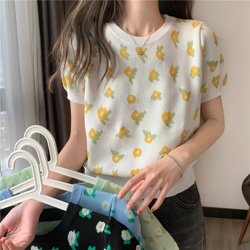 Women Summer Korean Style All-match Sweet T-shirts 2023 Flower Green Print T-shirt O-Neck Short Sleeve Tops Female Streetwear
Women Summer Korean Style All-match Sweet T-shirts 2023 Flower Green Print T-shirt O-Neck Short Sleeve Tops Female Streetwear
