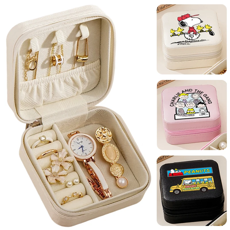 Шкатулка для драгоценностей Snoopy, дорожные серьги, ожерелье, кольцо, коробка для хранения, портативная разделенная мини-шкатулка для драгоценностей, органайзер для ювелирных изделий, витрина
Шкатулка для драгоценностей Snoopy, дорожные серьги, ожерелье, кольцо, коробка для хранения, портативная разделенная мини-шкатулка для драгоценностей, органайзер для ювелирных изделий, витрина