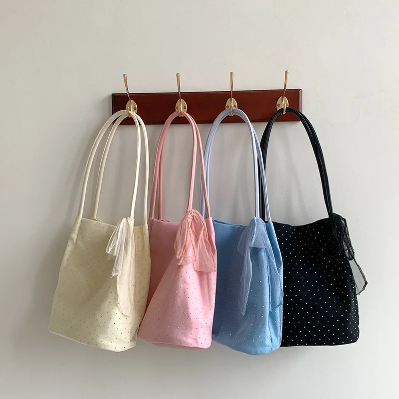Korean lightweight shoulder bag rhinestone bucket bag large capacity casual armpit bag for women
Korean lightweight shoulder bag rhinestone bucket bag large capacity casual armpit bag for women