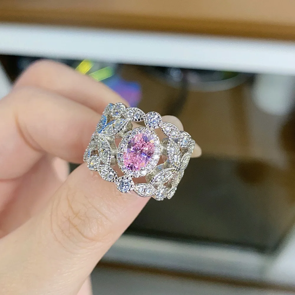 PT950 Platinum Lace Women's Retro Court Style Hollowed-out Diamond Ring
PT950 Platinum Lace Women's Retro Court Style Hollowed-out Diamond Ring