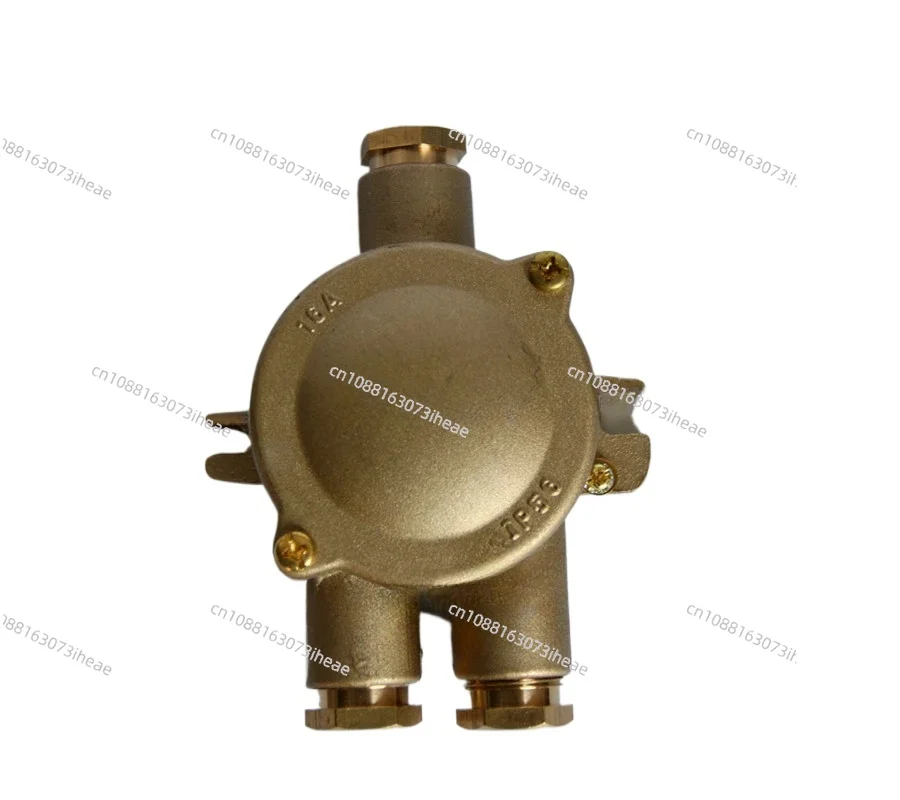 Marine watertight copper junction box JXH302 outdoor metal waterproof box switch IP56 16A
Marine watertight copper junction box JXH302 outdoor metal waterproof box switch IP56 16A