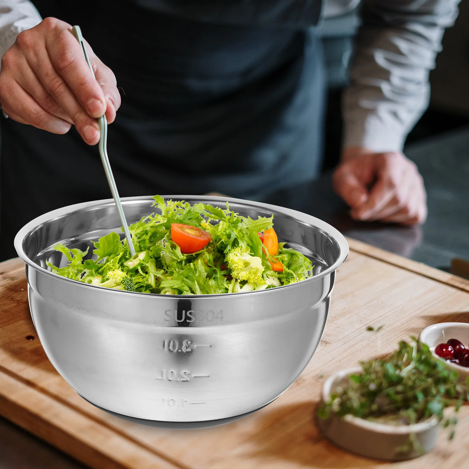 1Pcs Egg Beating Bowl Stainless Steel Whisk Mixing Bowl with Silicone Lid and Non-Slip Base for Cooking Baking Serving
1Pcs Egg Beating Bowl Stainless Steel Whisk Mixing Bowl with Silicone Lid and Non-Slip Base for Cooking Baking Serving