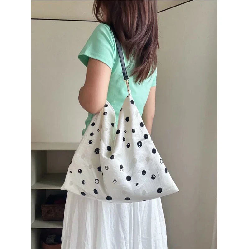 Black White Polka Dot Tote Bags for Women 2026 Satin Large Capacity Outing One Shoulder Bag Casual Easy Carrying Underarm Bag
Black White Polka Dot Tote Bags for Women 2026 Satin Large Capacity Outing One Shoulder Bag Casual Easy Carrying Underarm Bag