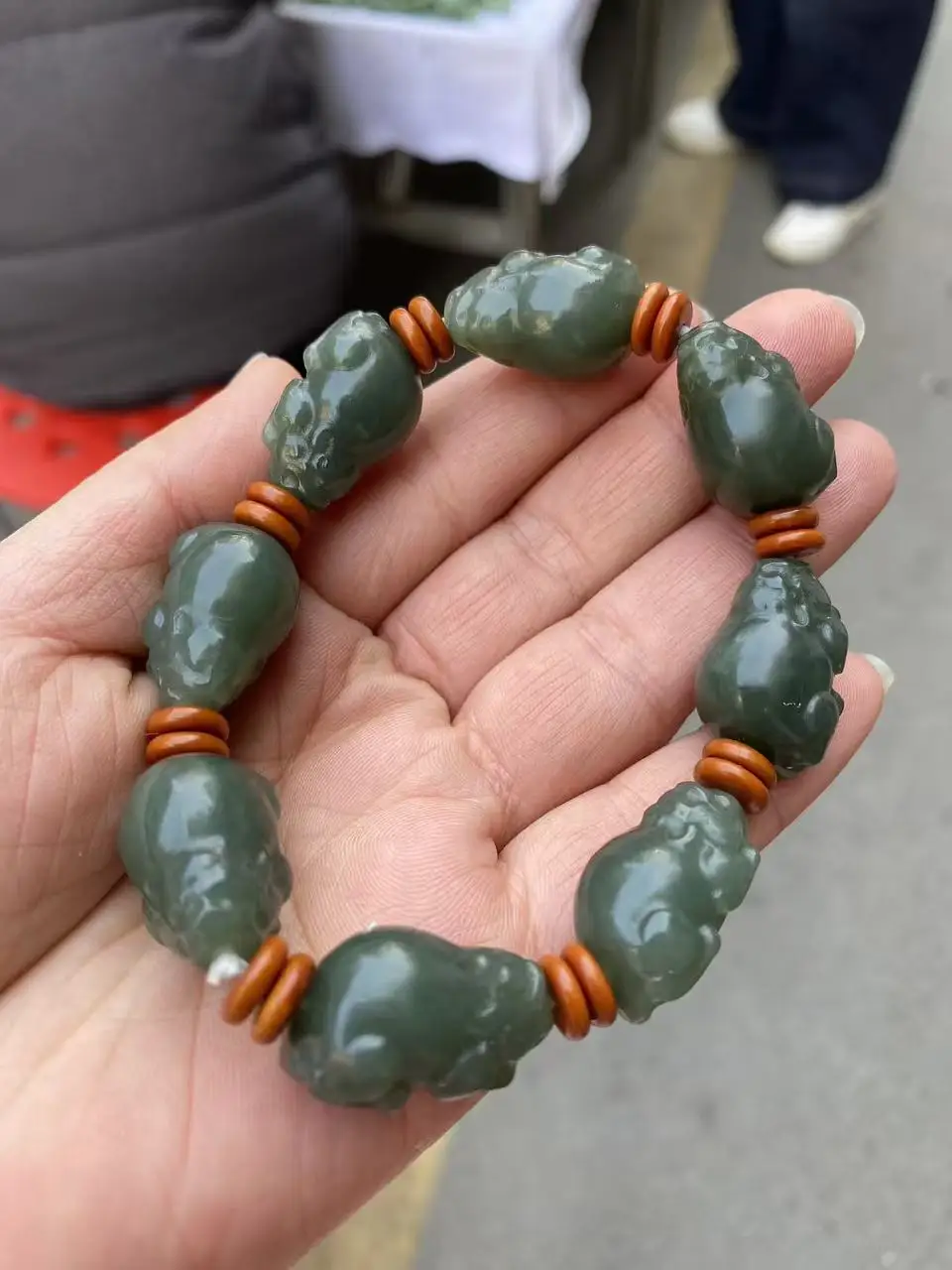 Natural Hetian Jade hand carving mythical beast Bead Bracelet Exquisite men and women styles jewelry bracelets With certificate
Natural Hetian Jade hand carving mythical beast Bead Bracelet Exquisite men and women styles jewelry bracelets With certificate