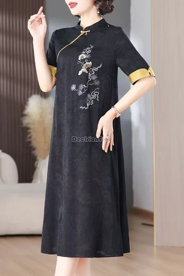 2026 new chinese-style traditional ethnic embroidered summer cheongsam dress women stand collar half sleeve loose elegant qipao
2026 new chinese-style traditional ethnic embroidered summer cheongsam dress women stand collar half sleeve loose elegant qipao