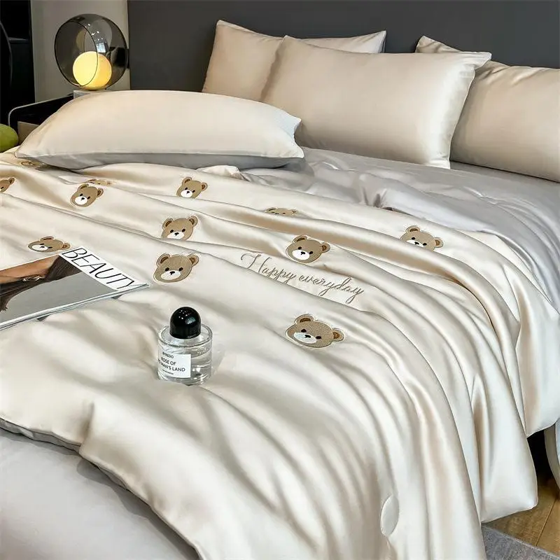 Summer Washable Class a Silk Quilt Set Four-Piece Lightweight Luxury Cool Air Conditioning Gift Bedding Durable Polyester Fiber
Summer Washable Class a Silk Quilt Set Four-Piece Lightweight Luxury Cool Air Conditioning Gift Bedding Durable Polyester Fiber