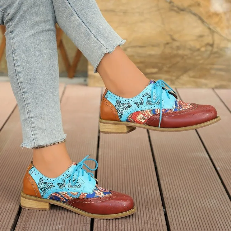 2026 Spring/Autumn New British Style Carved Lace-up Flat Single Shoes Women's Colorblock Round Toe Casual Small Leather Shoes
2026 Spring/Autumn New British Style Carved Lace-up Flat Single Shoes Women's Colorblock Round Toe Casual Small Leather Shoes