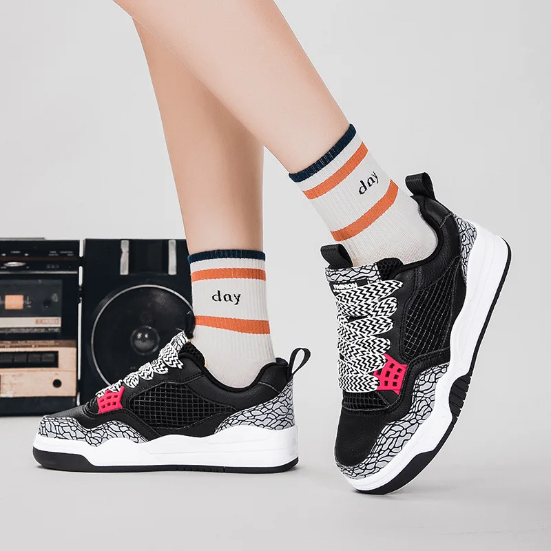 Versatile Casual Shoes 2024 Summer New Fashion Color Matching Retro White Shoes Wear-resistant and Breathable Sneakers
Versatile Casual Shoes 2024 Summer New Fashion Color Matching Retro White Shoes Wear-resistant and Breathable Sneakers