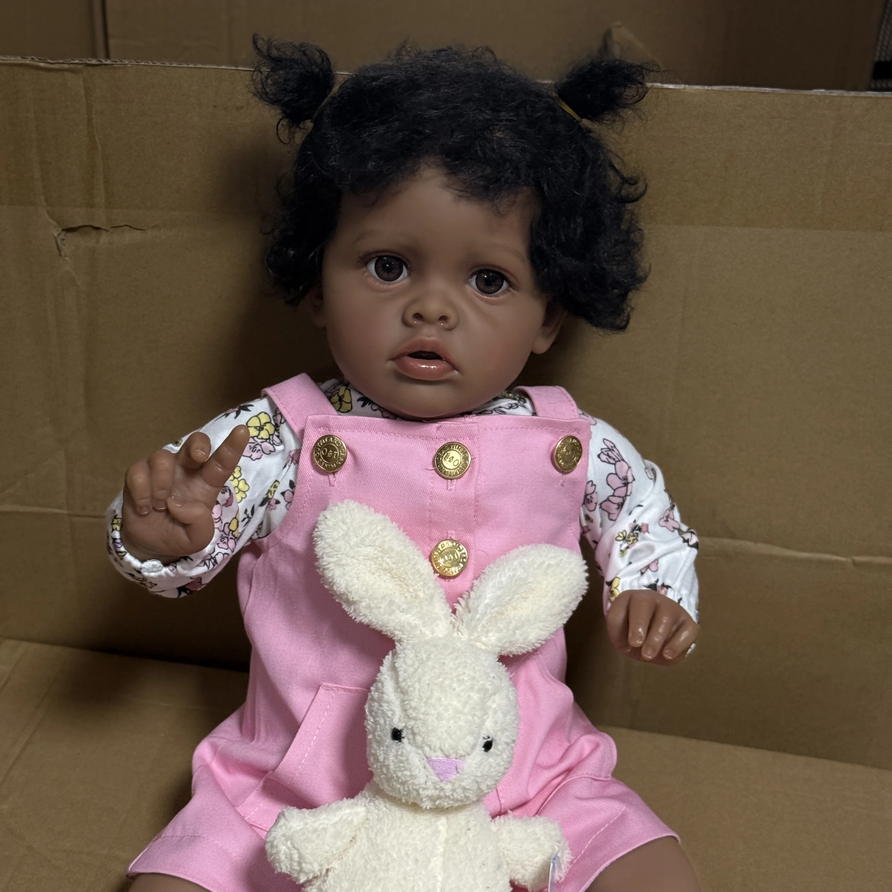 55CM Reborn Benjamin Hang Rooted Hair Lifelike Dark Skin Real Looking Baby Dolls Muñecas Reborn
55CM Reborn Benjamin Hang Rooted Hair Lifelike Dark Skin Real Looking Baby Dolls Muñecas Reborn