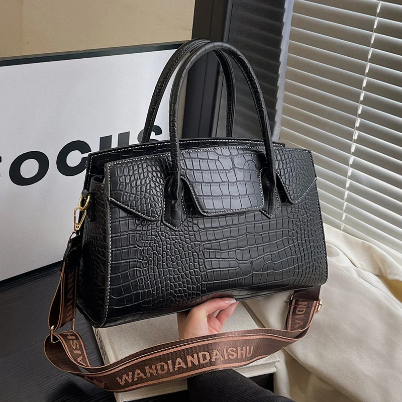 Classic Black Handbag Women Bag 2025 New Crocodile Pattern Pu Leather Crossbody Bag Large Capacity Lady Wide Strap Shoulder Tote
Classic Black Handbag Women Bag 2025 New Crocodile Pattern Pu Leather Crossbody Bag Large Capacity Lady Wide Strap Shoulder Tote