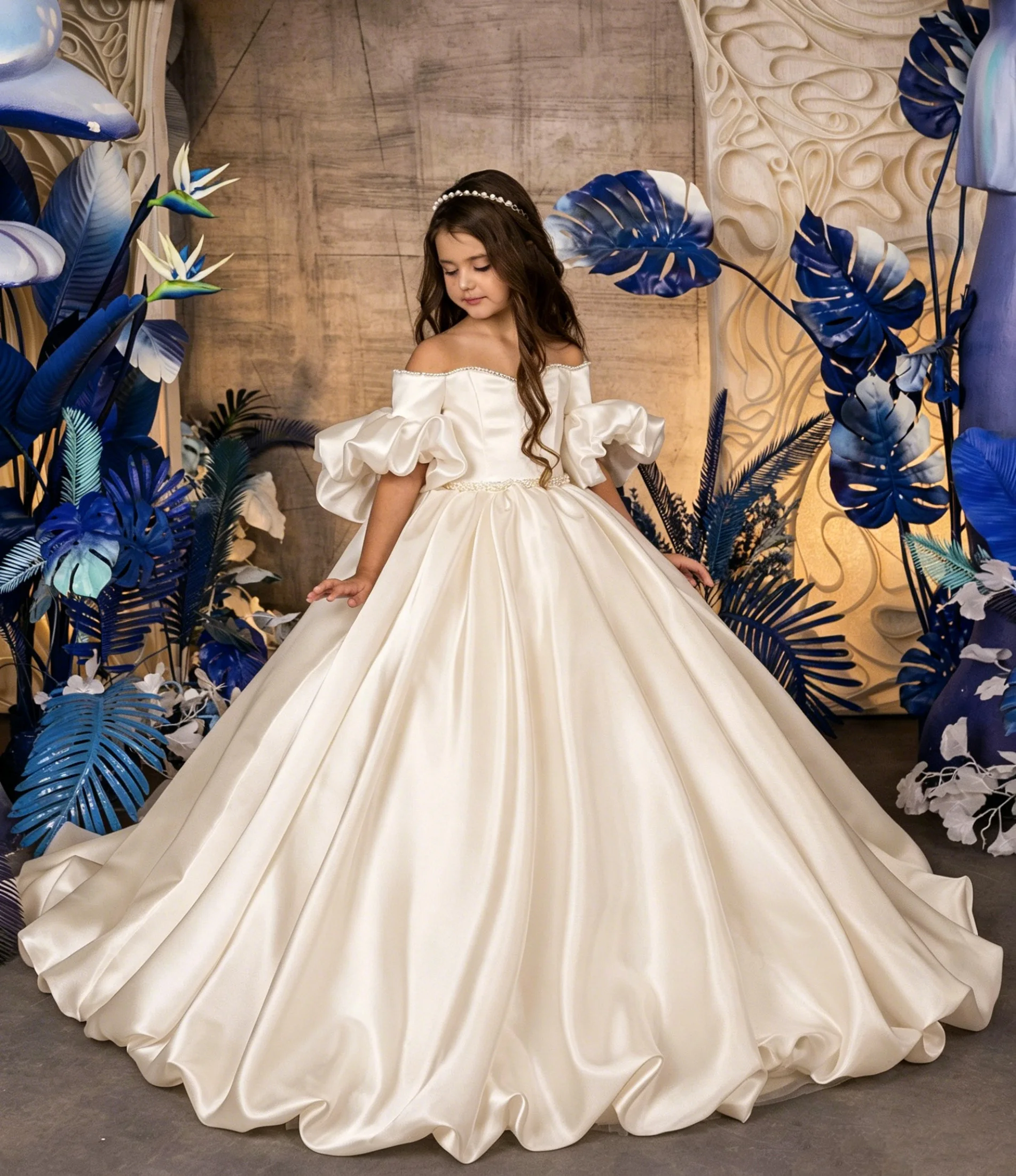Off Shoulder Flower Girl Dress for Wedding 2-14 Kids Puff Sleeve Brush Train 1st Communion Pageant Dress Custom Party Ball Gown
Off Shoulder Flower Girl Dress for Wedding 2-14 Kids Puff Sleeve Brush Train 1st Communion Pageant Dress Custom Party Ball Gown