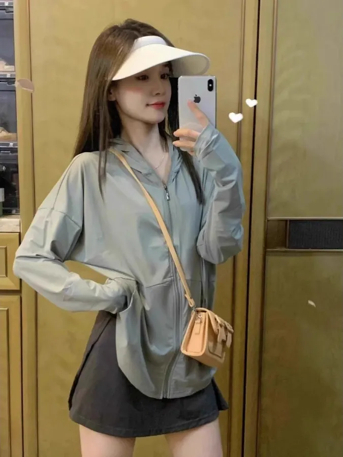 2026 Summer New Ice Silk Cool Feeling Women's UV Protection Clothing Casual Loose Hooded Breathable Lightweight Outerwear
2026 Summer New Ice Silk Cool Feeling Women's UV Protection Clothing Casual Loose Hooded Breathable Lightweight Outerwear