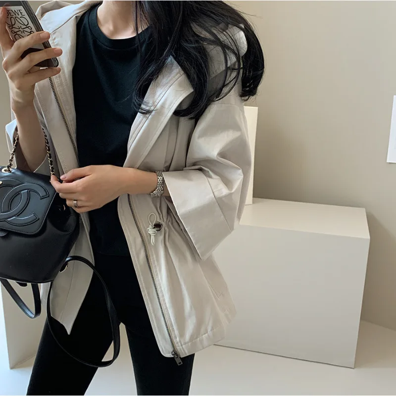Autumn New Korean Style Drawstring Waist Hooded Mid-length Jacket Women's Fashionable Elegant Versatile Trench Coat
Autumn New Korean Style Drawstring Waist Hooded Mid-length Jacket Women's Fashionable Elegant Versatile Trench Coat
