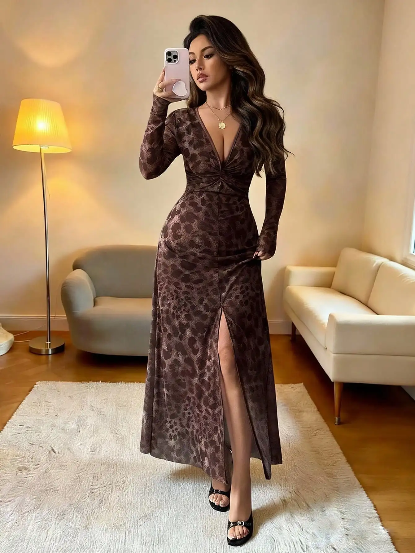 Brown Leopard Print V-Neck Long Sleeve Bodycon Dress with High Slit
Brown Leopard Print V-Neck Long Sleeve Bodycon Dress with High Slit