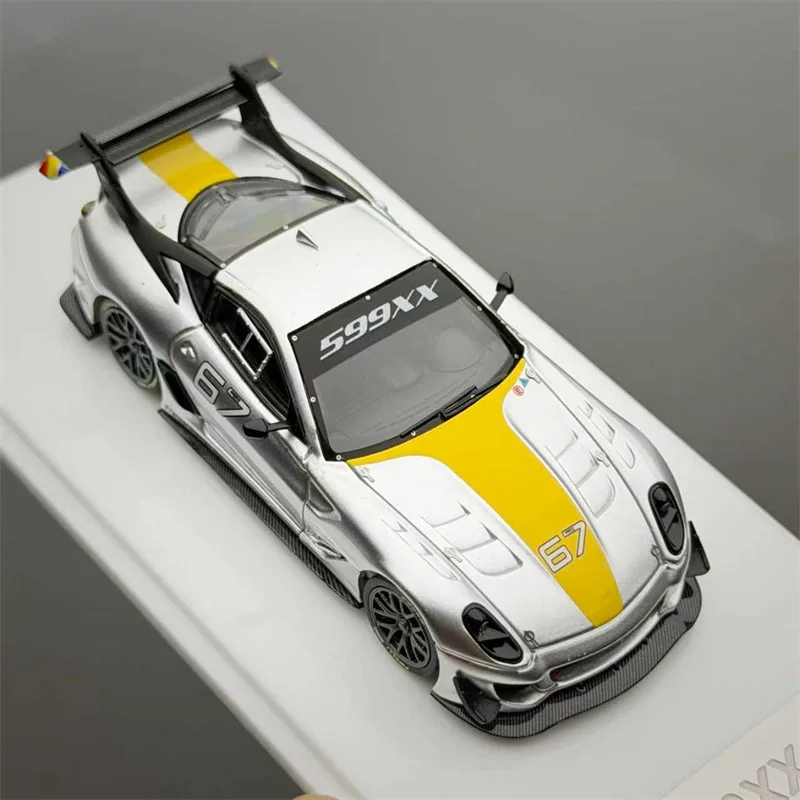 Предзаказ: Коллекционная модель автомобиля SK 1:64 599XX EVO из литого металла, подарки
Предзаказ: Коллекционная модель автомобиля SK 1:64 599XX EVO из литого металла, подарки