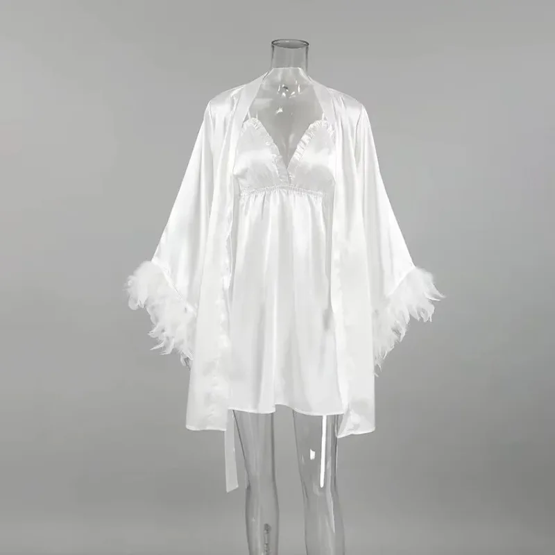 Wedding Bride Robe Morning Gown Elegant Feather Female Kimono Bathrobe Gown Sexy Rayon Summer New Sleepwear Nightwear Lingerie
Wedding Bride Robe Morning Gown Elegant Feather Female Kimono Bathrobe Gown Sexy Rayon Summer New Sleepwear Nightwear Lingerie