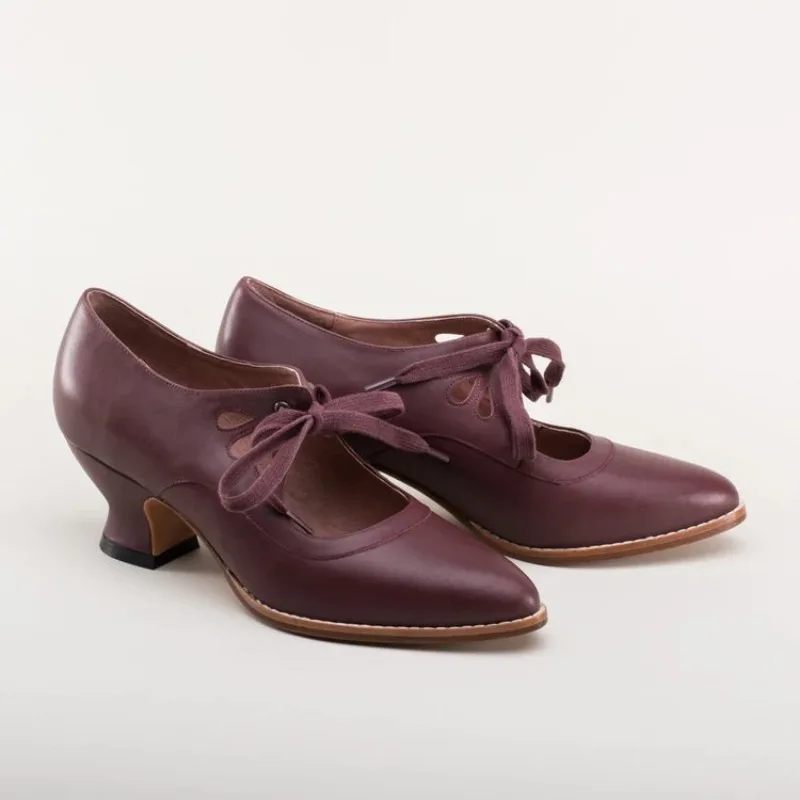 Women Retro Mary Jane Derby Shoes Butterfly Wing Cutout Lace Up Low Heel Dress Pumps Vintage Plus Size Ladies Formal Footwear
Women Retro Mary Jane Derby Shoes Butterfly Wing Cutout Lace Up Low Heel Dress Pumps Vintage Plus Size Ladies Formal Footwear