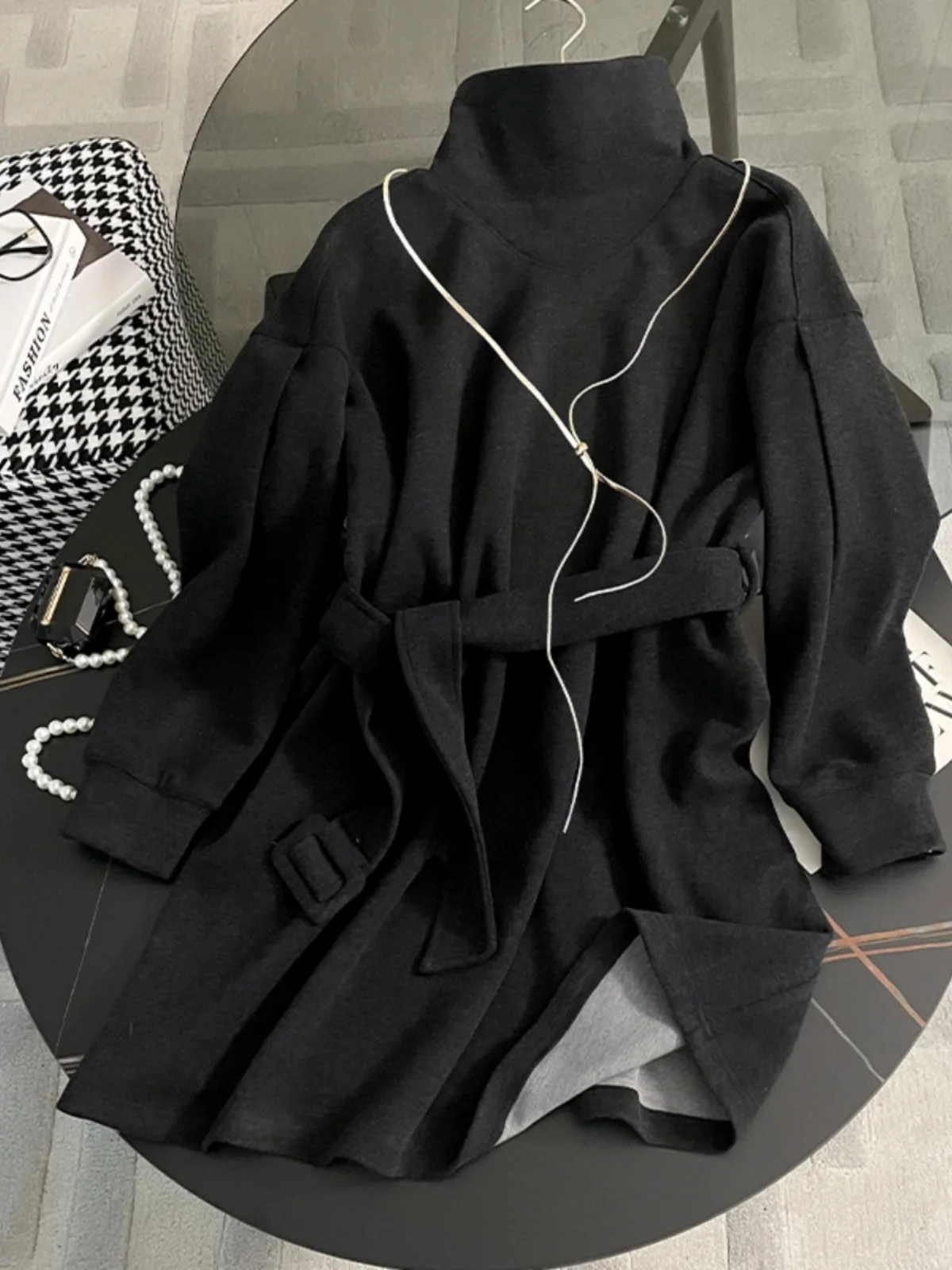 Elegant Black Long Sleeve A-Line Dress Women's Minimalist Style Slimming Waist Cinched Autumn 2026 High-End European Fashion
Elegant Black Long Sleeve A-Line Dress Women's Minimalist Style Slimming Waist Cinched Autumn 2026 High-End European Fashion