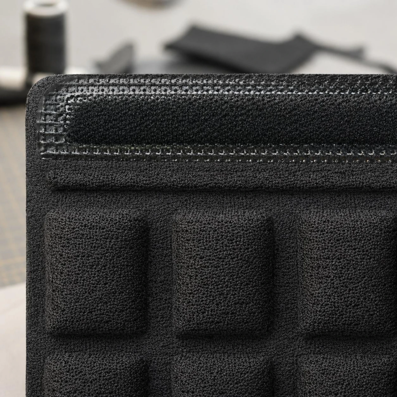 Helmet Inner Cushion Pads Segmented Helmet Inner Pad Chin Support Pad Textile Surface Head Protection Black Trim
Helmet Inner Cushion Pads Segmented Helmet Inner Pad Chin Support Pad Textile Surface Head Protection Black Trim