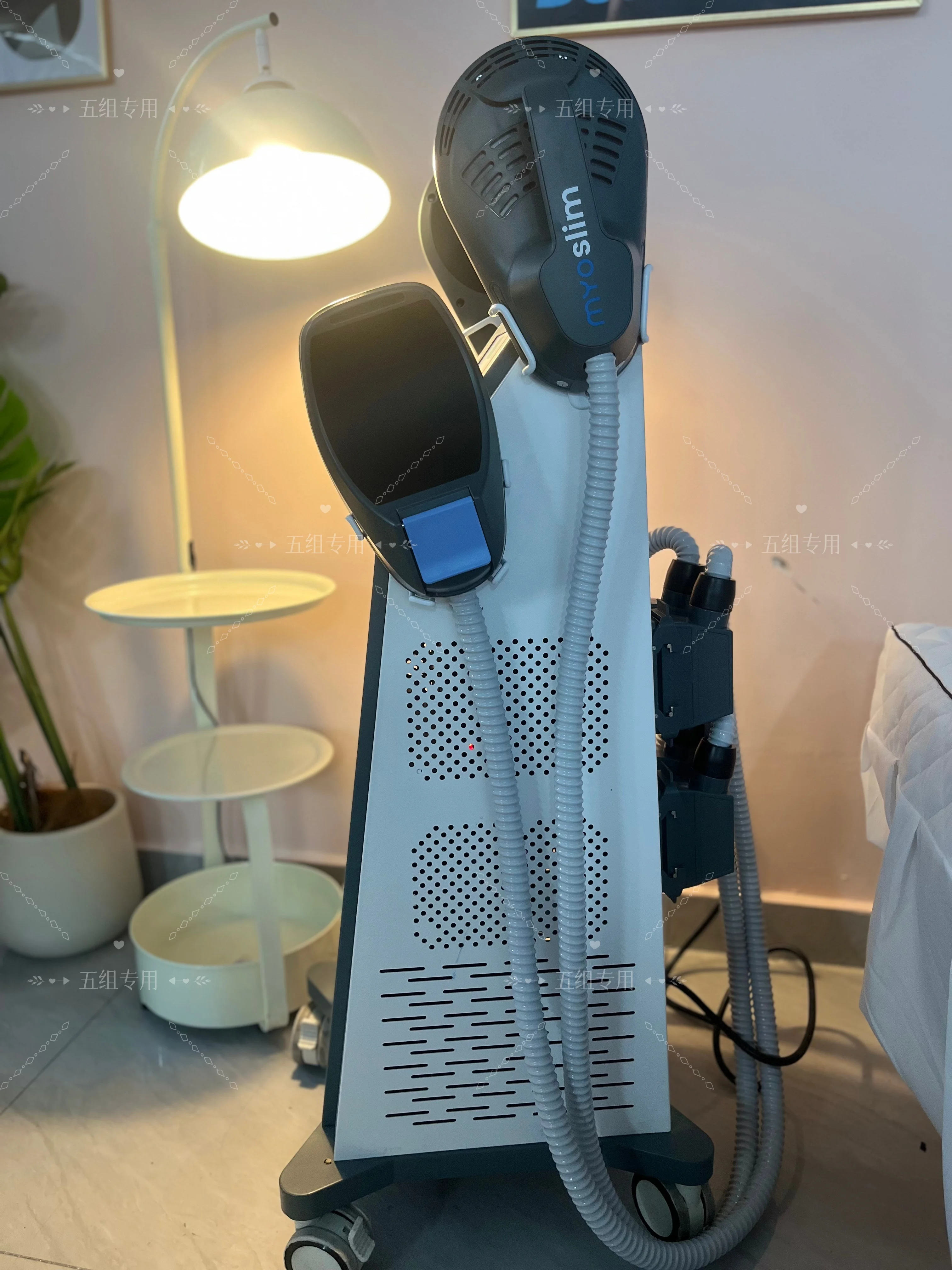 MYOslim 6500W 15T 200HZ EMS Neo RF Body Sculpt Machine Nova HIEMT Muscle Building Fat Burning Weight Loss Muscle Stimulation CE
MYOslim 6500W 15T 200HZ EMS Neo RF Body Sculpt Machine Nova HIEMT Muscle Building Fat Burning Weight Loss Muscle Stimulation CE