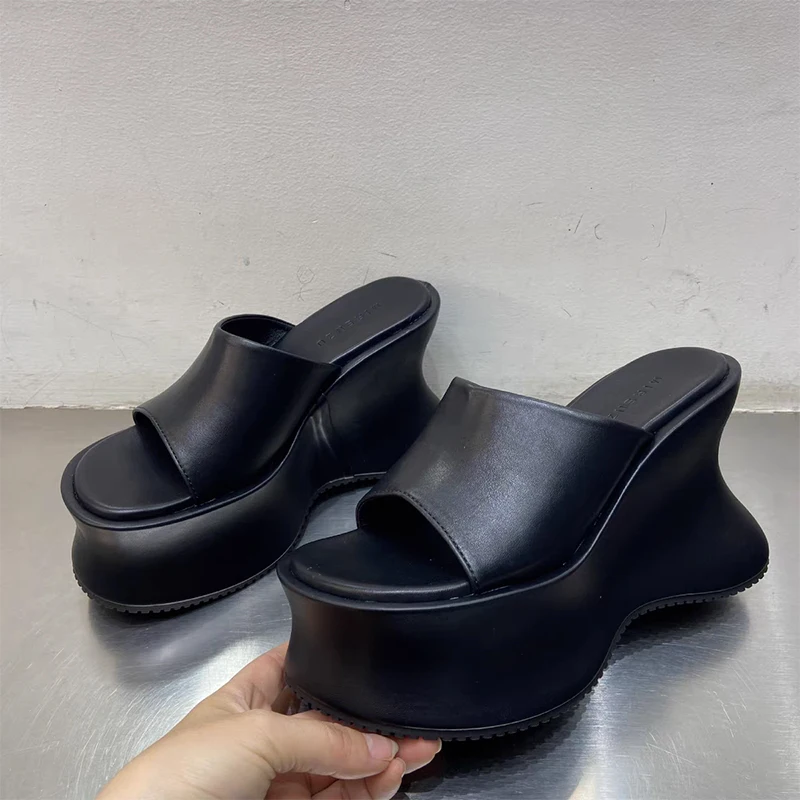 Platform Wedges Women Slippers Super High Heels Sandals Casual Shoes 2025 Summer Designer Beach Pumps Woman Flip Flops Slides
Platform Wedges Women Slippers Super High Heels Sandals Casual Shoes 2025 Summer Designer Beach Pumps Woman Flip Flops Slides