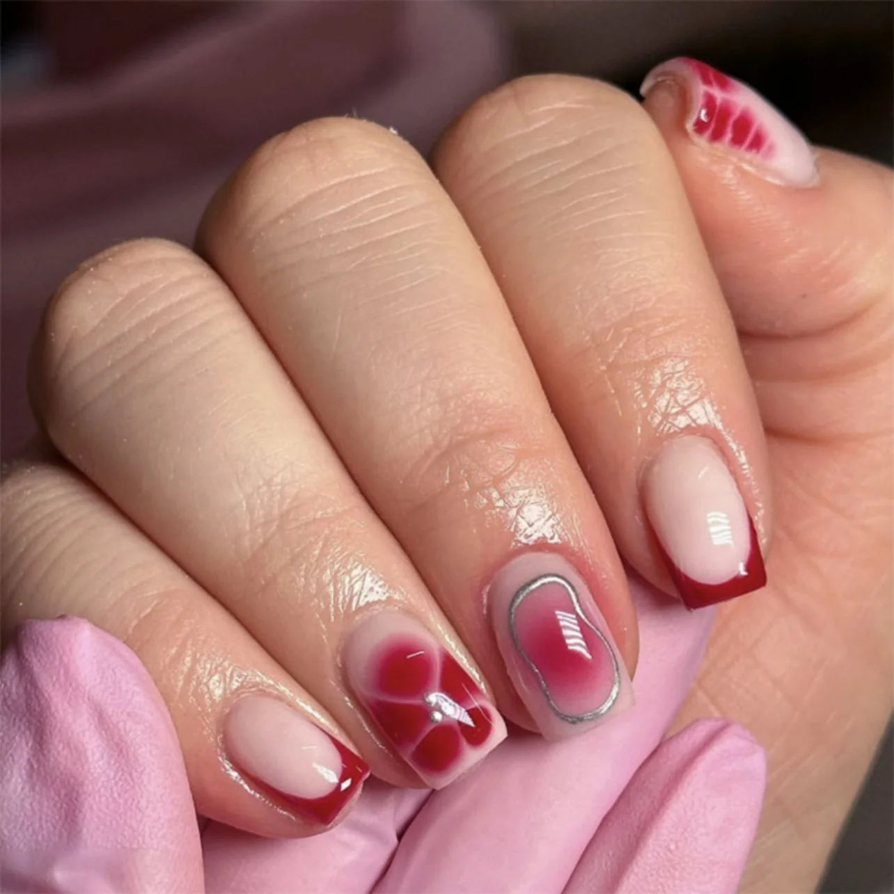 24pcs French Red False Nails Tips Fashion Flower Press on Nails Set Short Square Fake Nail Art Reusable Simple Manicure Finished
24pcs French Red False Nails Tips Fashion Flower Press on Nails Set Short Square Fake Nail Art Reusable Simple Manicure Finished