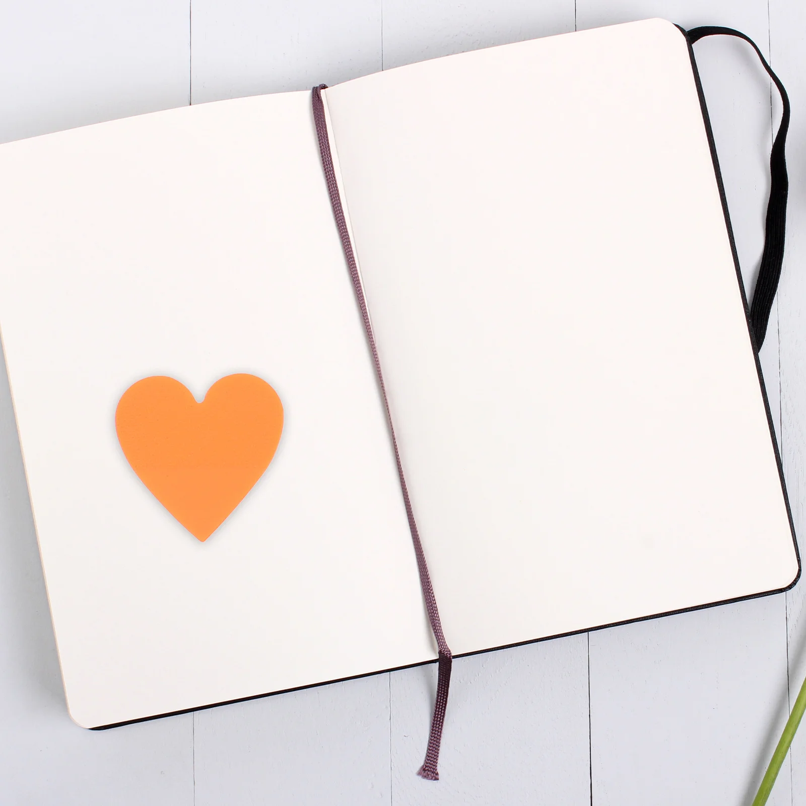 8Pcs Heart Memo Pads Adhesive Note Stickers Portable Daily Use Notepad for Office School Home Reminder Supplies
8Pcs Heart Memo Pads Adhesive Note Stickers Portable Daily Use Notepad for Office School Home Reminder Supplies