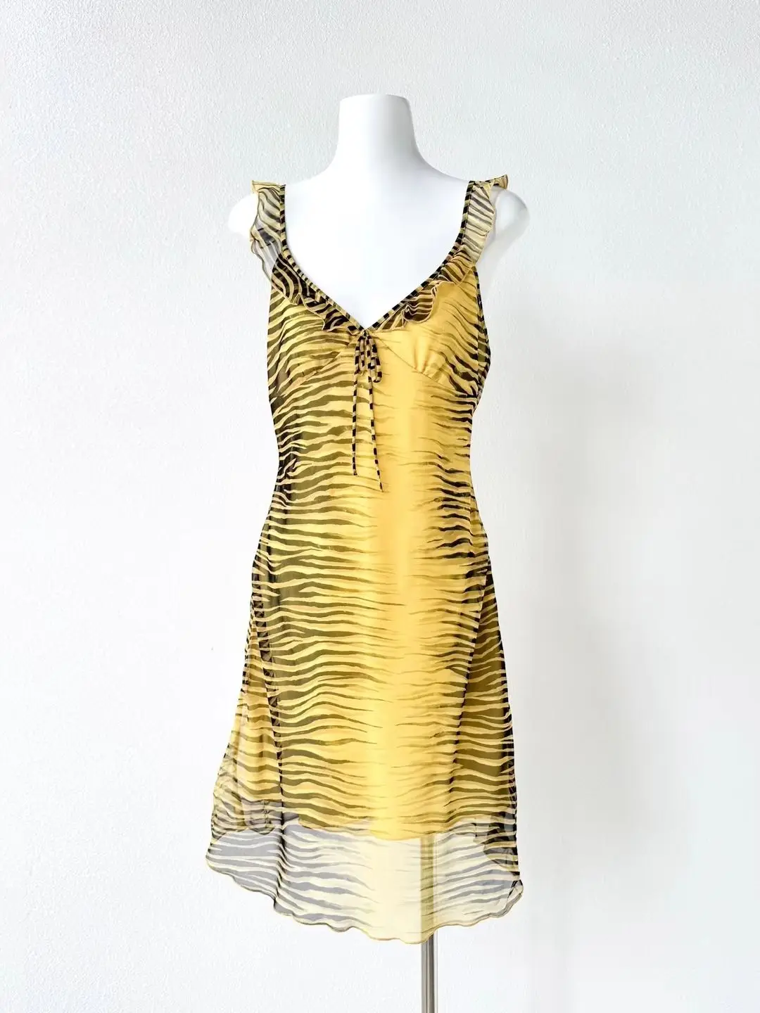 100% Silk Women Leopard Print Vest Dress V-Neck Sleeveless High Waist Sexy Slim Diagonal Cut Mini Robe
100% Silk Women Leopard Print Vest Dress V-Neck Sleeveless High Waist Sexy Slim Diagonal Cut Mini Robe