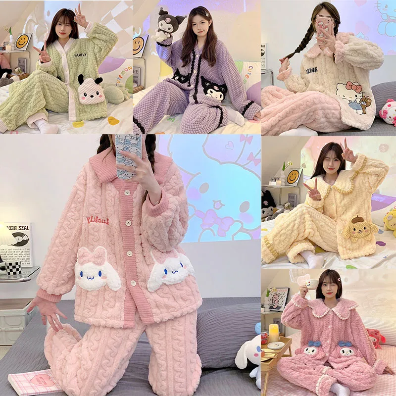 Женские пижамы аниме Sanrios Hello Kitty Kawaii Cinnamoroll, осенне-зимняя бархатная толстая фланелевая домашняя одежда с героями мультфильмов Kuromi, женская
Женские пижамы аниме Sanrios Hello Kitty Kawaii Cinnamoroll, осенне-зимняя бархатная толстая фланелевая домашняя одежда с героями мультфильмов Kuromi, женская