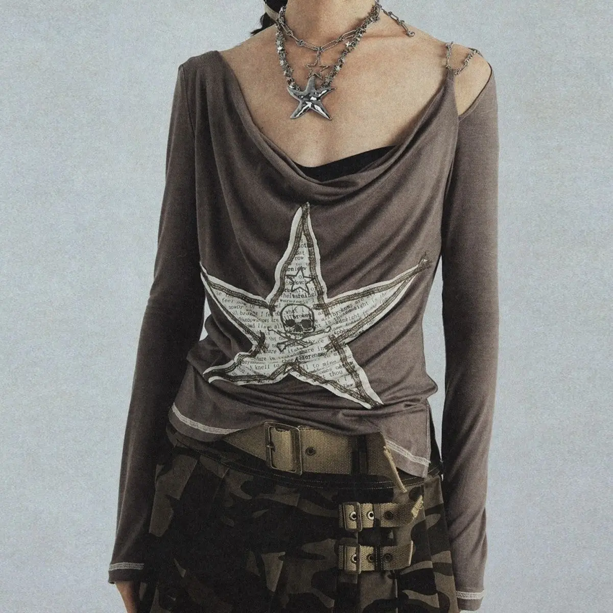 Korejpaa Punk Sweet Women T Shirts Star Slanted Shoulder Design Sexy Bottoming Shirt Thin Slim T-shirt Retro Casual Y2k Tops
Korejpaa Punk Sweet Women T Shirts Star Slanted Shoulder Design Sexy Bottoming Shirt Thin Slim T-shirt Retro Casual Y2k Tops