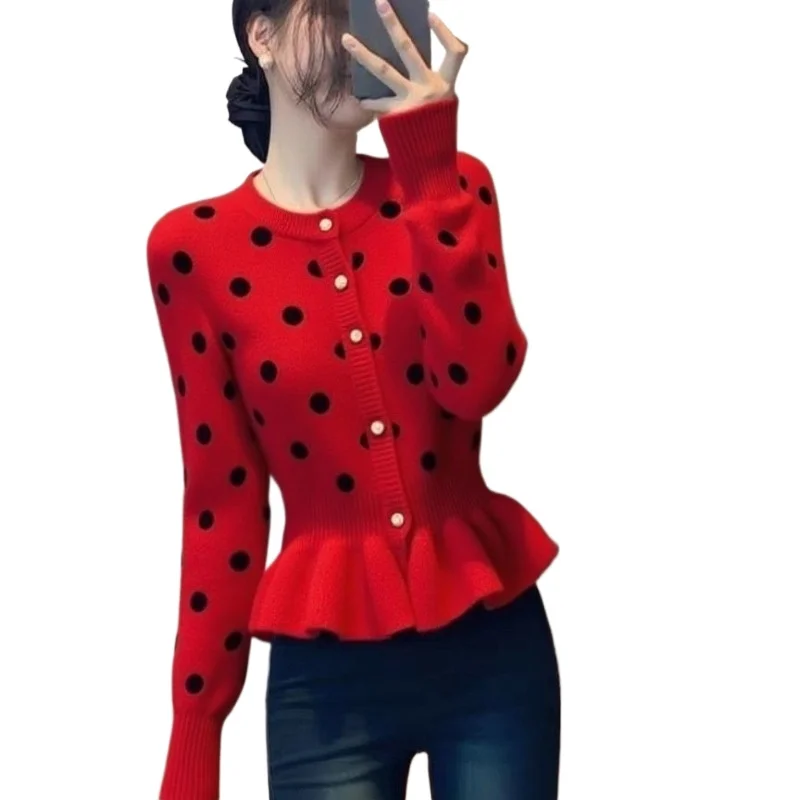White Ruffle Edge Polka Dot Cardigan Top Women's Fall and Winter New Design Sense Fashionable Foreign Style Waist Pinch Sweater
White Ruffle Edge Polka Dot Cardigan Top Women's Fall and Winter New Design Sense Fashionable Foreign Style Waist Pinch Sweater
