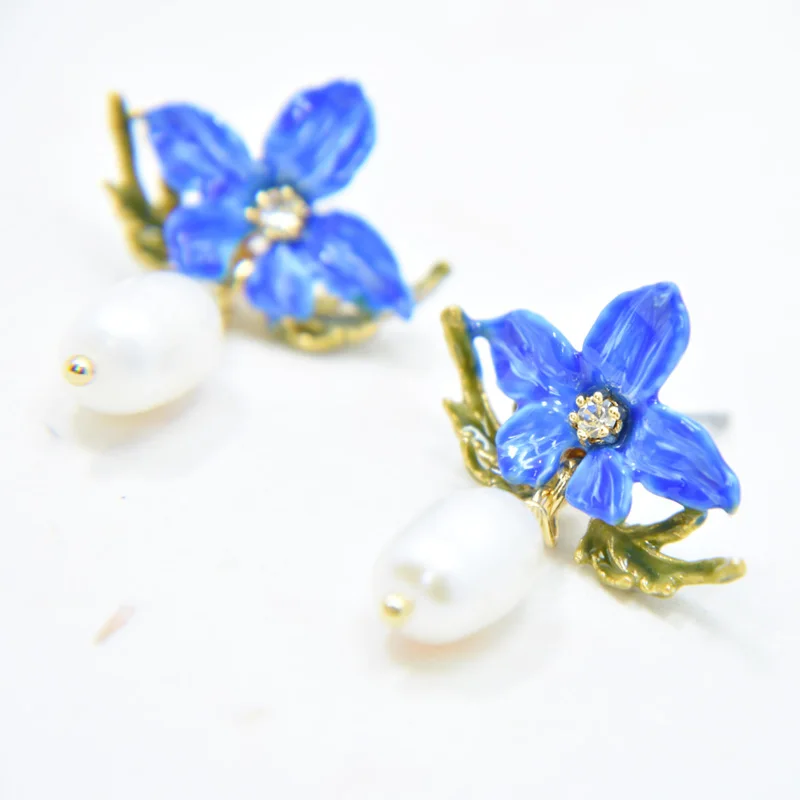 Y French handmade enamel made tricolor violet freshwater pearl blue flower earrings ear clip
Y French handmade enamel made tricolor violet freshwater pearl blue flower earrings ear clip